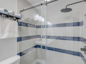 Ocean-beach-club-two-bedrooms-condo-8-main-bedroom-bathroom